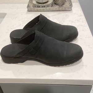 Teva slide on shoes side 8.5